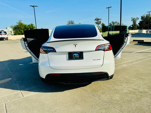 Used 2023 Tesla Model Y Performance AWD/4WD image 37