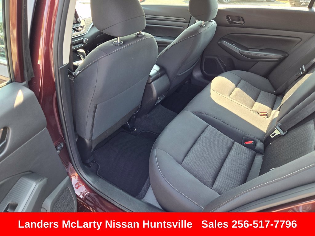 Used 2025 Nissan Altima 2.5 SV FWD image 14