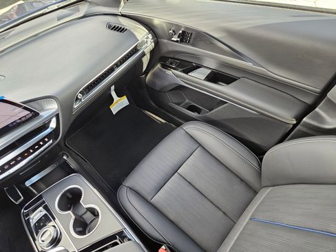 New 2026 Cadillac Lyriq V AWD/4WD image 17