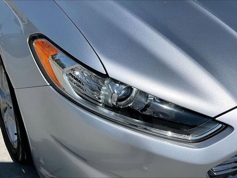 Used 2013 Ford Fusion SE FWD image 28