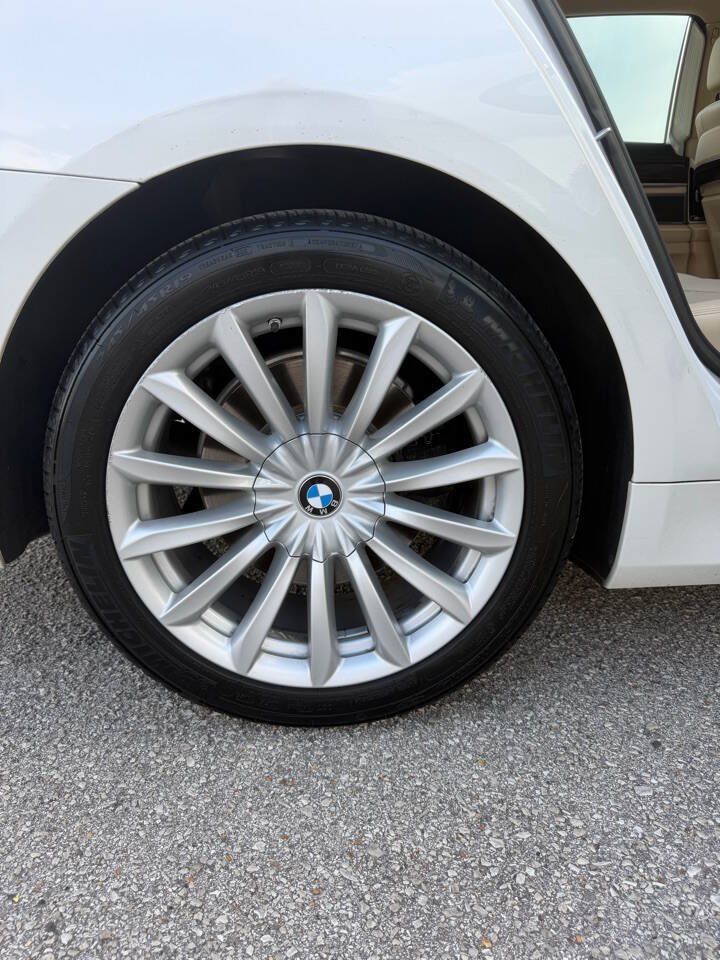 Used 2017 BMW 740i RWD image 15