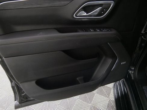 Used 2023 GMC Yukon SLT image 12