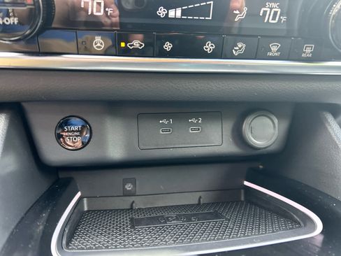 Used 2024 Nissan Rogue SL image 14