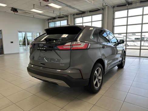 Used 2024 Ford Edge SEL w/ Convenience Package AWD/4WD image 5