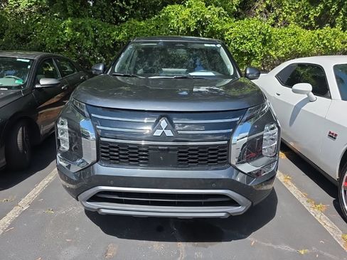 Used 2025 Mitsubishi Outlander SE AWD/4WD image 2