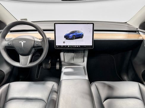 Used 2024 Tesla Model Y Long Range AWD/4WD image 13