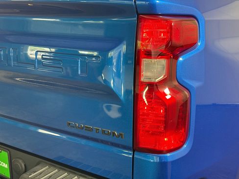 Used 2022 Chevrolet Silverado 1500 Custom RWD image 32