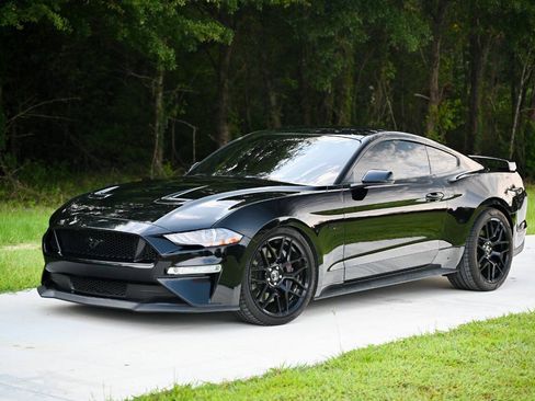 Used 2019 Ford Mustang GT Premium w/ GT Performance Package RWD image 30
