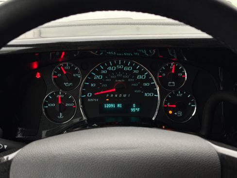 Used 2025 GMC Savana 2500 Extended w/ Driver Convenience Package RWD image 30
