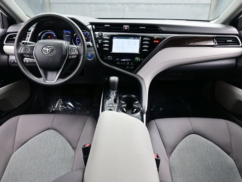 Used 2019 Toyota Camry LE image 17