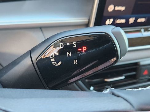 New 2026 Volkswagen Tiguan SE image 13