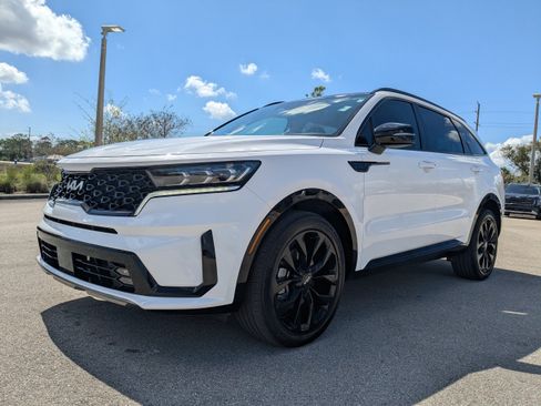 Certified 2023 Kia Sorento SX image 9