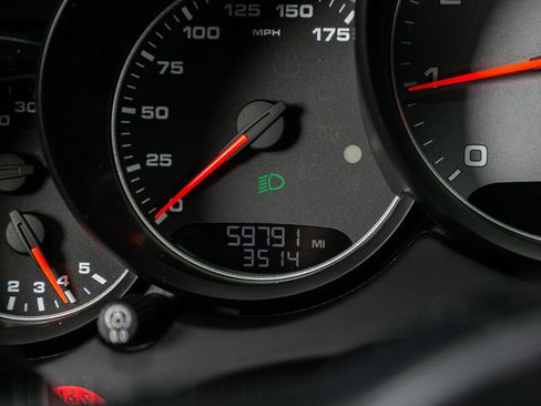 Used 2018 Porsche Cayenne S image 18