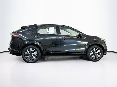 Used 2023 Nissan Ariya AWD image 10