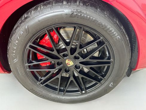 Certified 2026 Porsche Cayenne GTS AWD/4WD image 11