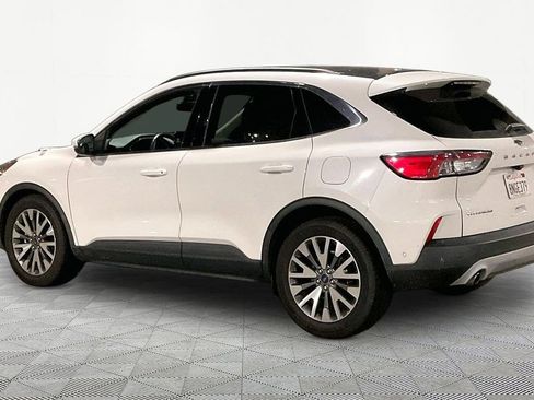 Used 2020 Ford Escape Titanium image 6