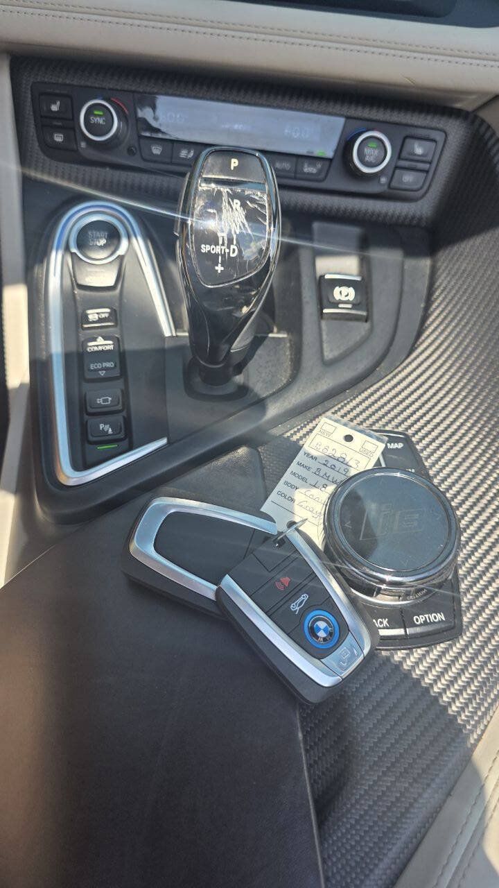 Used 2019 BMW i8 Roadster AWD/4WD image 33