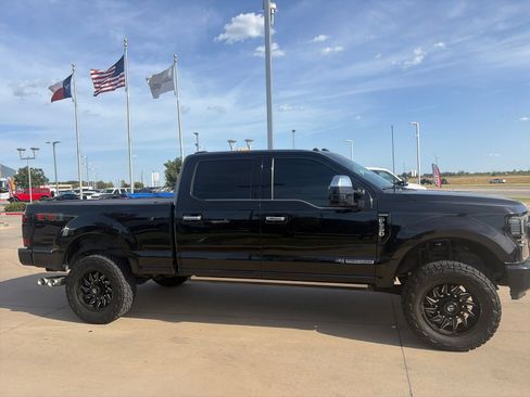 Used 2020 Ford F250 Platinum w/ FX4 Off-Road Package AWD/4WD image 8