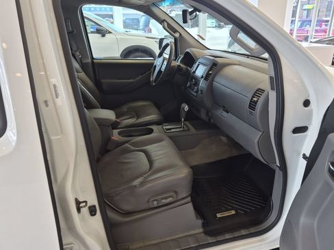 Used 2014 Nissan Frontier SL AWD/4WD image 22