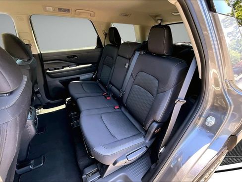 Used 2024 Nissan Pathfinder SV AWD/4WD image 22