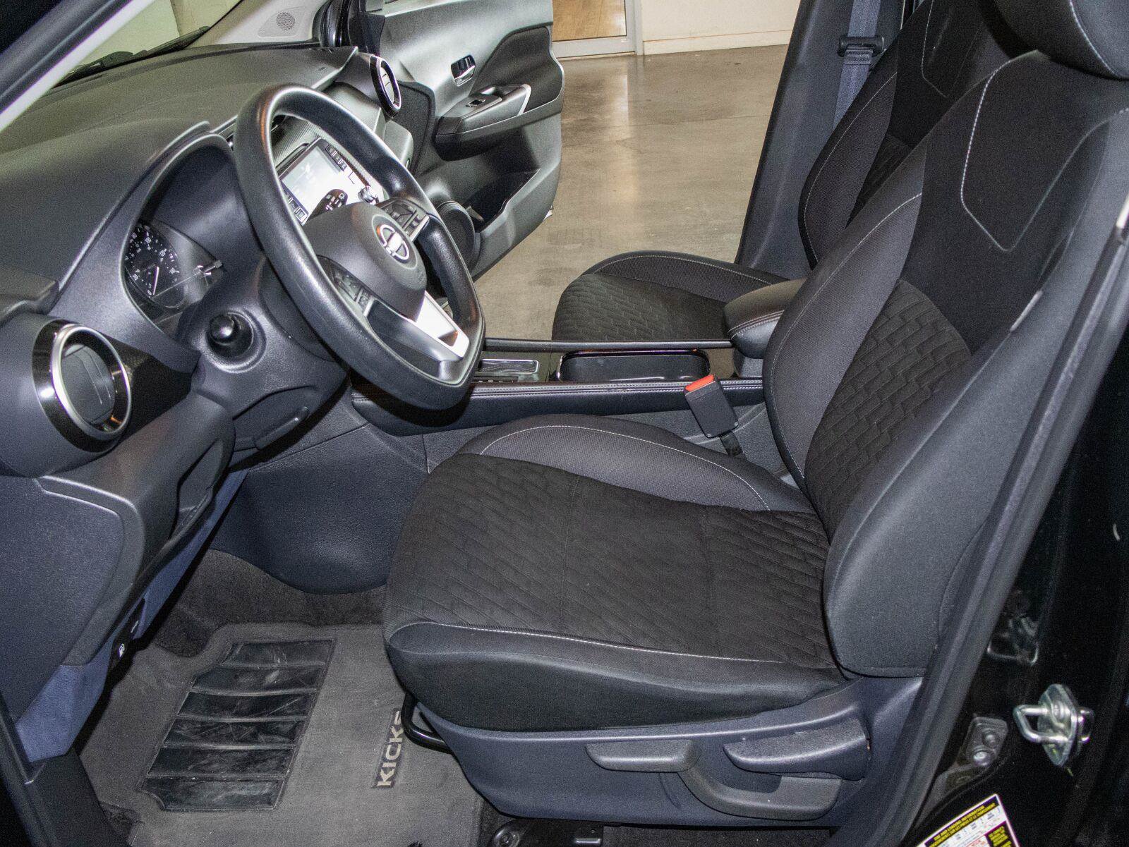 Used 2022 Nissan Kicks SV FWD image 7