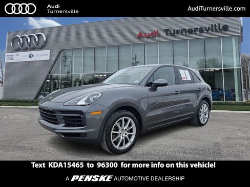 Used 2019 Porsche Cayenne Base image 1