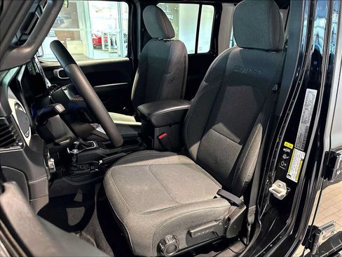 Used 2024 Jeep Wrangler Unlimited Sahara w/ Safety Group AWD/4WD image 8