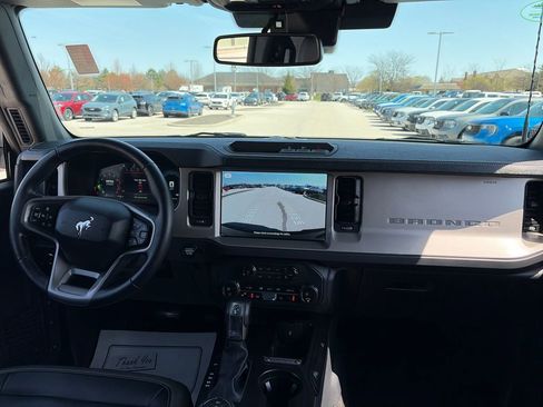 Used 2025 Ford Bronco Outer Banks image 38