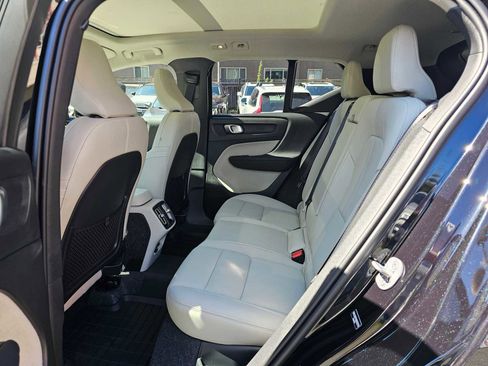 New 2025 Volvo XC40 B5 Ultra w/ Climate Package image 17