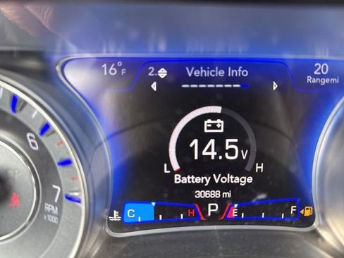 Used 2022 Chrysler 300 Touring w/ Sport Appearance Package image 9