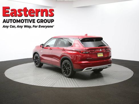 Used 2023 Mitsubishi Outlander SE image 63