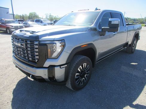 New 2026 GMC Sierra 3500 Denali Ultimate AWD/4WD image 11
