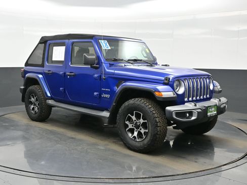 Used 2018 Jeep Wrangler Unlimited Sahara w/ Dual Top Group image 8