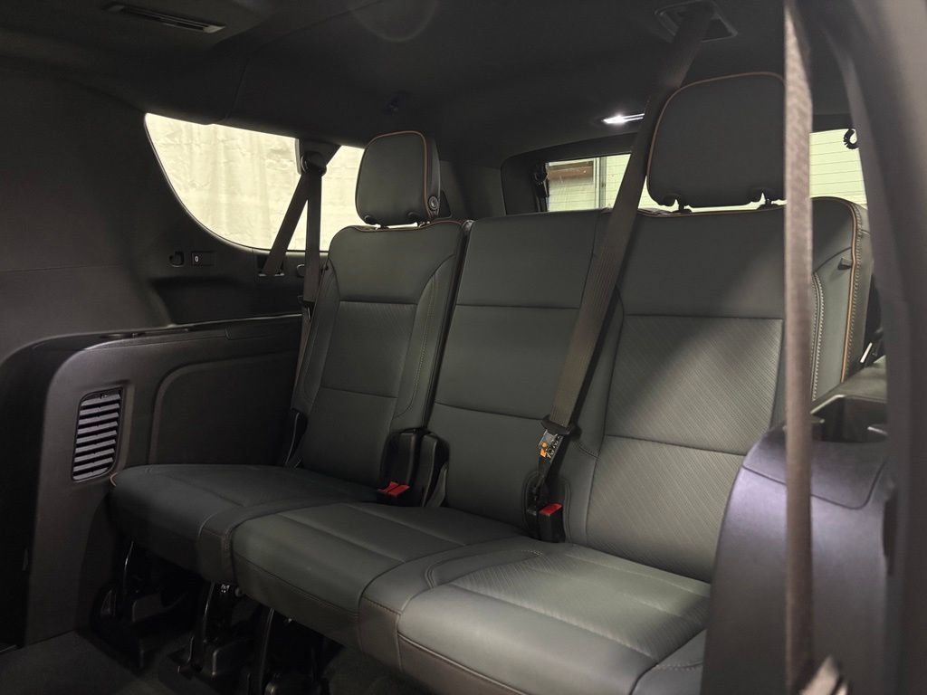 Used 2026 GMC Yukon XL AT4 w/ AT4 Premium Package AWD/4WD image 46