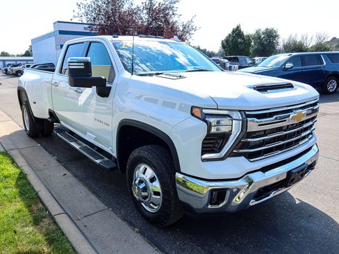 Used 2024 Chevrolet Silverado 3500 LTZ w/ LTZ Convenience Package AWD/4WD image 5