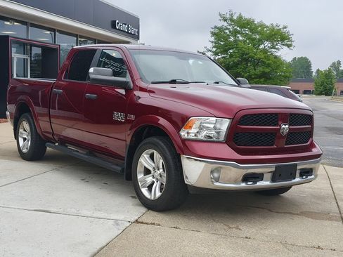 Used 2018 RAM 1500 Outdoorsman AWD/4WD image 3