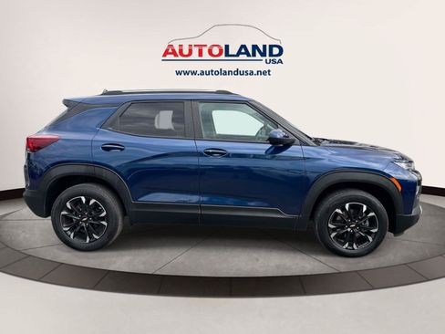 Used 2022 Chevrolet TrailBlazer LT w/ Convenience Package AWD/4WD image 3