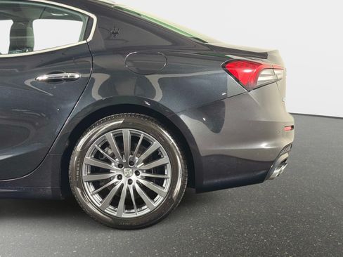 Used 2022 Maserati Ghibli Modena Q4 AWD/4WD image 9