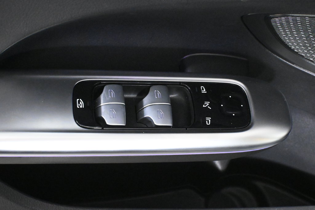 Used 2023 Mercedes-Benz C 300 4MATIC Sedan image 26