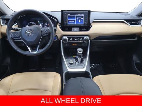 Used 2022 Toyota RAV4 XLE Premium AWD/4WD image 9