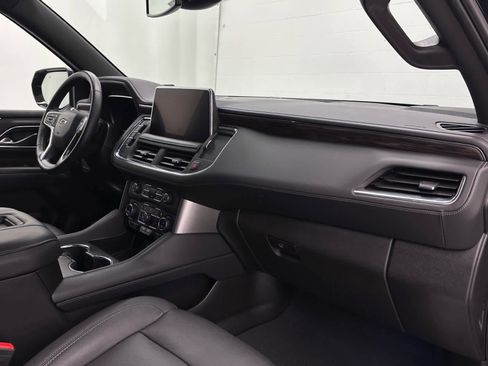 Used 2023 Chevrolet Suburban Z71 w/ Luxury Package image 18