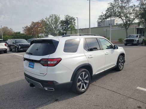 Used 2023 Honda Pilot Touring image 11