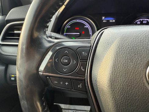 Used 2021 Toyota Camry SE w/ Cold Weather Package image 32