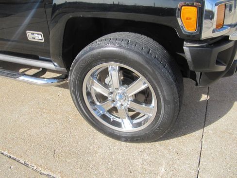 Used 2007 HUMMER H3 AWD/4WD image 10