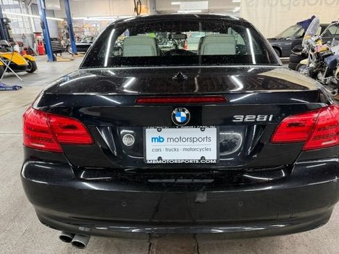 Used 2013 BMW 328i Convertible RWD image 3
