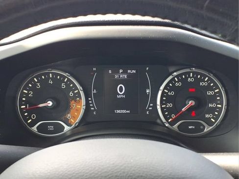 Used 2017 Jeep Renegade Latitude AWD/4WD image 13