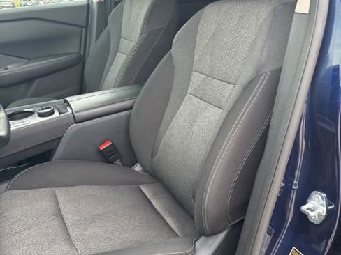 Used 2025 Nissan Rogue SV AWD/4WD image 16