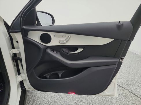 Certified 2022 Mercedes-Benz GLC 300 image 19