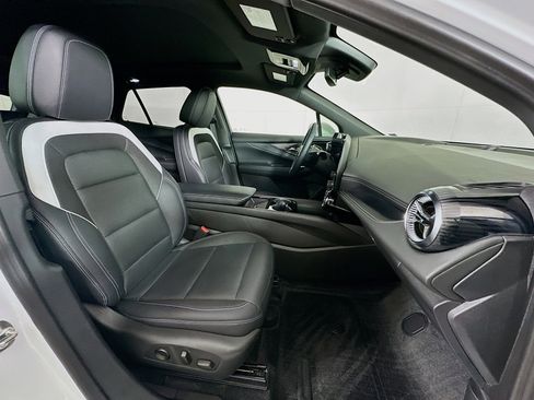 Used 2024 Chevrolet Blazer EV LT image 32