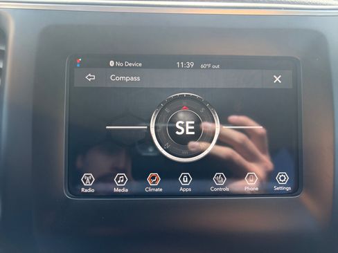 Used 2019 Jeep Cherokee Latitude Plus w/ Cold Weather Group AWD/4WD image 24